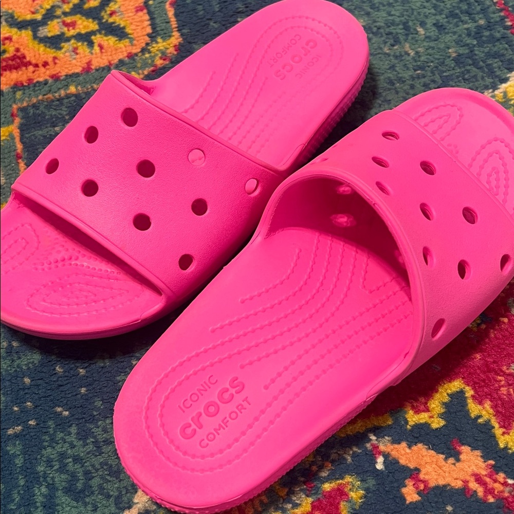 CROCS Neon Pink Slides woman’s size 7 men’s 5 - Picture 4 of 5